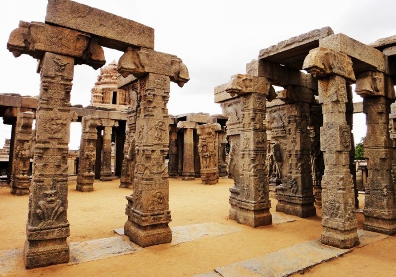 Pillar art at Lepakshi