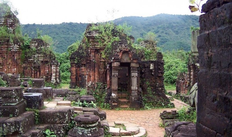 Ruins of My Son Hindu temple in Vietnam (7)