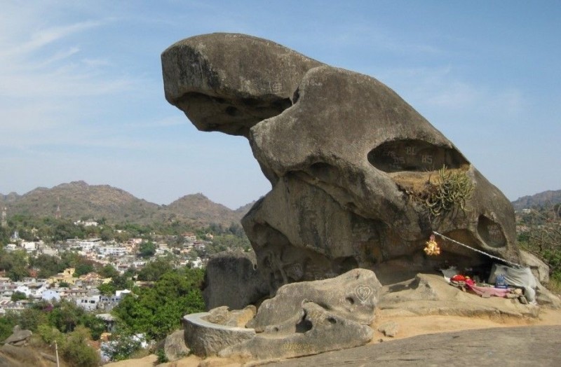 Turtle shaped rock near the Nakki Lake