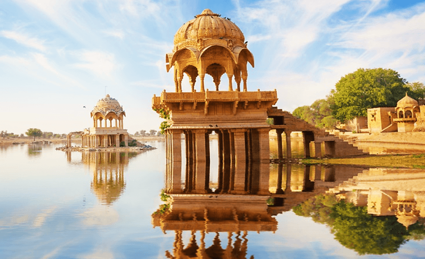 Gadisar Lake - Top Tourist Attractions to Visit in Golden City of Jaisalmer