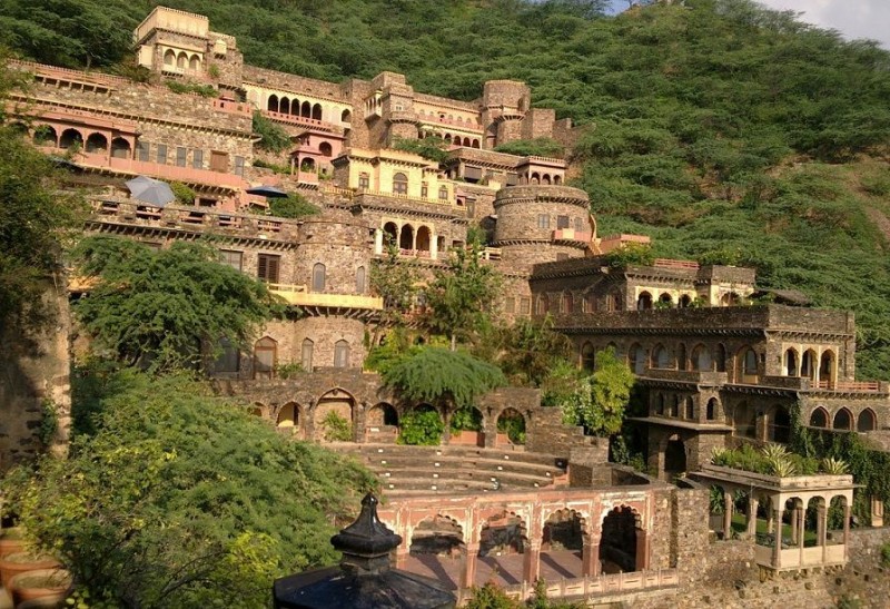 Neemrana Fort of Prithviraj Chauhan Descendents