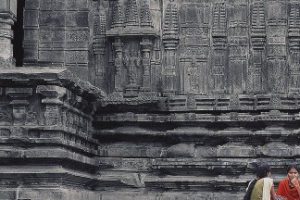 1280px-Thousand_Pillar_Temple_Warangal-324×400