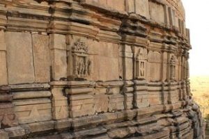 Chausath_Yogini_Temple_side_view-324×400