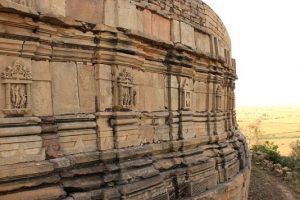 Chausath_Yogini_Temple_side_view-534×462