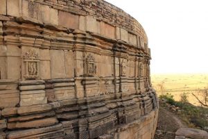 Chausath_Yogini_Temple_side_view-741×486