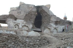Prahlad-Bhagat-Mandir-and-the-shrine-of-Shah-Rukn-e-Alam-in-the-background