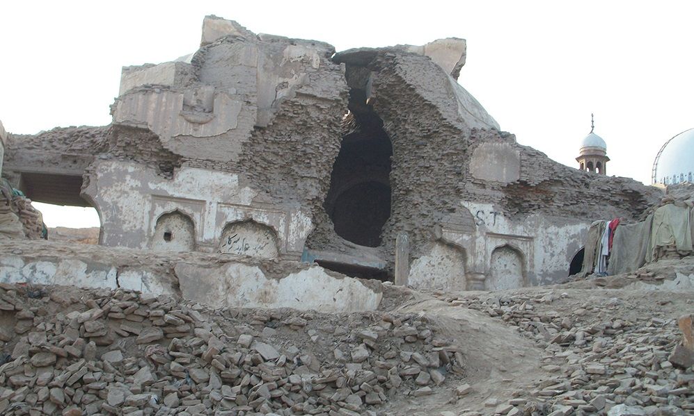 Bhagat Prahlad Mandir and the shrine of Shah Rukn-e-Alam in the background Credit: Alie Imran